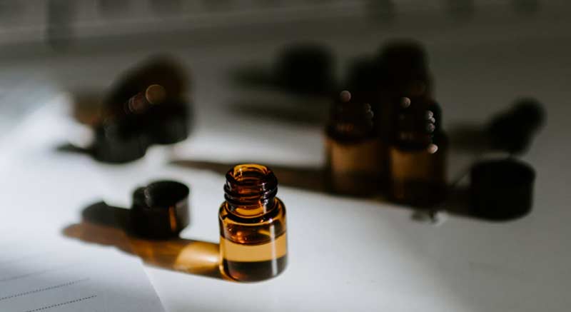 essential oil bottles for acne prone skin